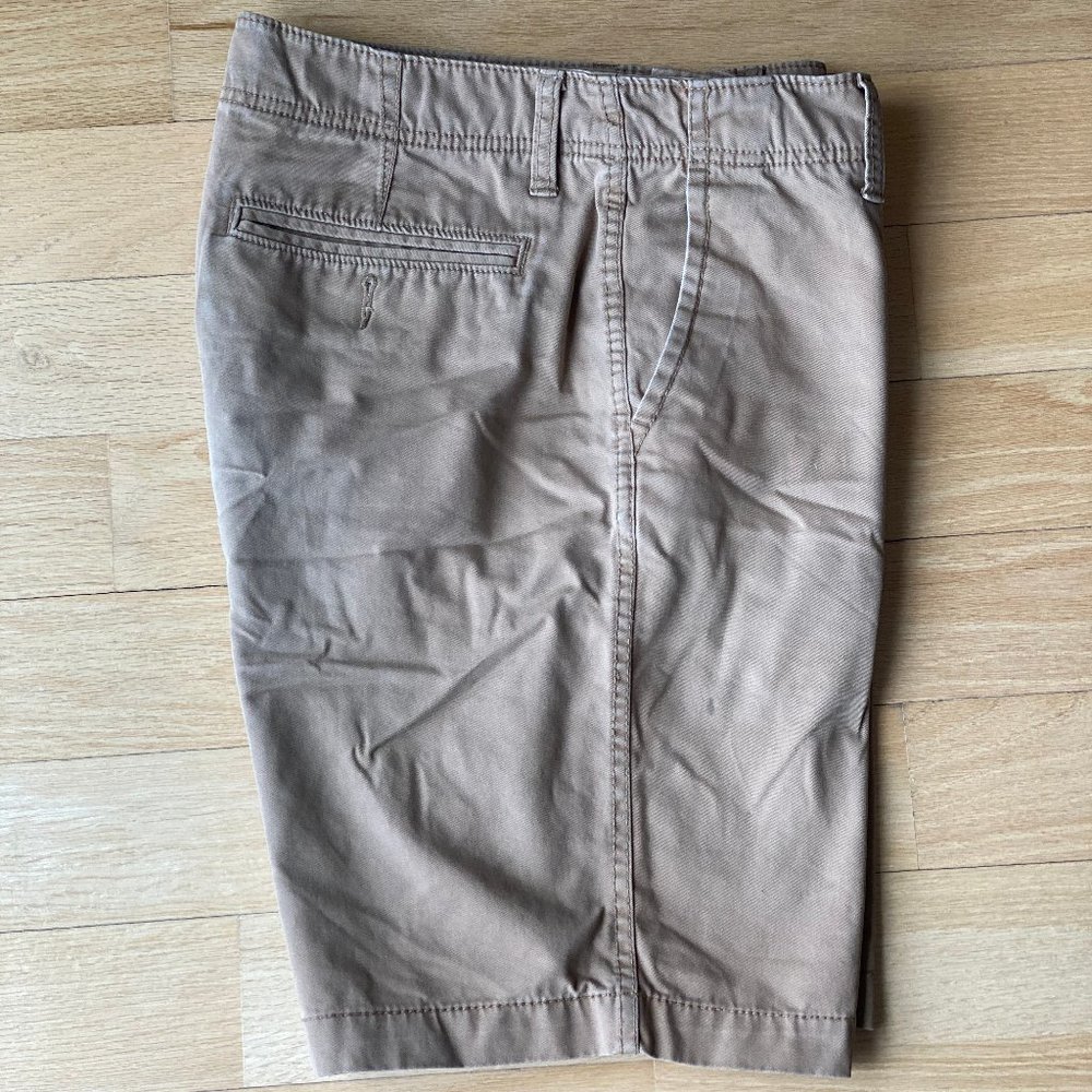 OLD NAVY VINTAGE FLAT FRONT SHORT 9"